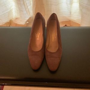 Designer  dark taupe pumps